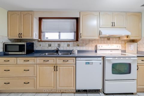 Photo 21 at 568 Dufferin Street, Little Portugal, Toronto