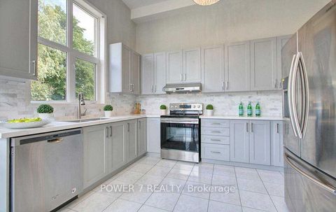 Photo 11 at 85 Queensway Drive, Rouge Woods, Richmond Hill