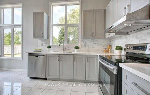 Photo 15 at 85 Queensway Drive, Rouge Woods, Richmond Hill
