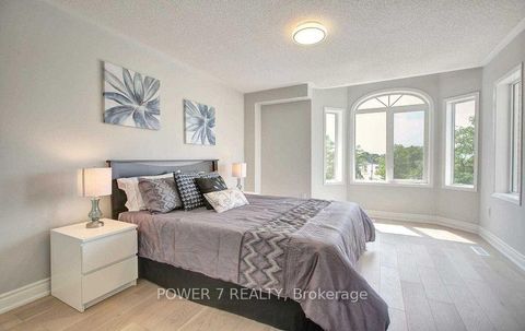 Photo 30 at 85 Queensway Drive, Rouge Woods, Richmond Hill