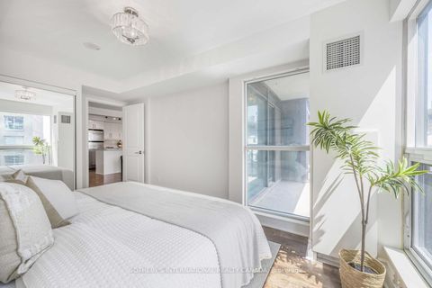 Photo 12 at 803 - 1 Scott Street, Waterfront Communities C8, Toronto