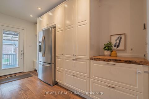 Photo 17 at 87 Earlscourt Ave Avenue S, Davenport, Toronto