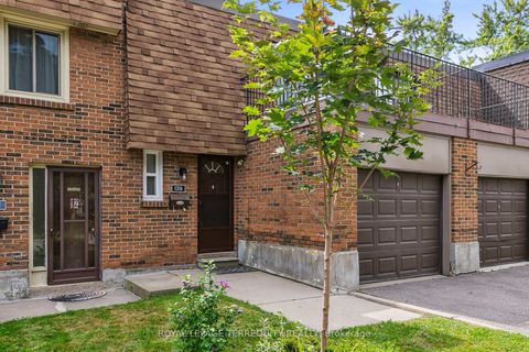 Photo 2 at 139 Huntingdale Boulevard, L'Amoreaux, Toronto