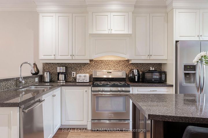 Photo 4 at 12 Anndale Road, Cliffside, Toronto