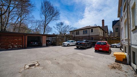 Photo 6 at 809-811 Duplex Avenue, Lawrence Park South, Toronto