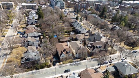 Photo 10 at 809-811 Duplex Avenue, Lawrence Park South, Toronto