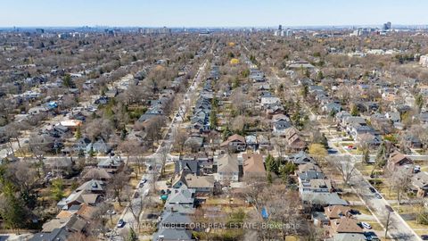 Photo 11 at 809-811 Duplex Avenue, Lawrence Park South, Toronto
