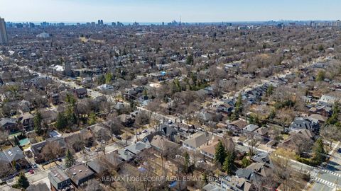 Photo 12 at 809-811 Duplex Avenue, Lawrence Park South, Toronto