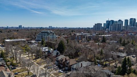 Photo 14 at 809-811 Duplex Avenue, Lawrence Park South, Toronto