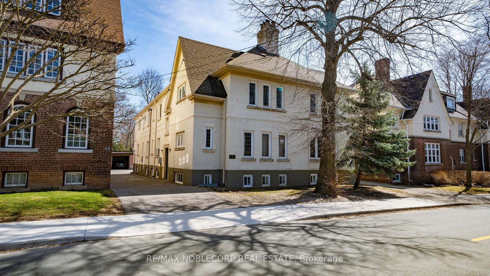 809-811 Duplex Avenue, Lawrence Park South, Toronto 