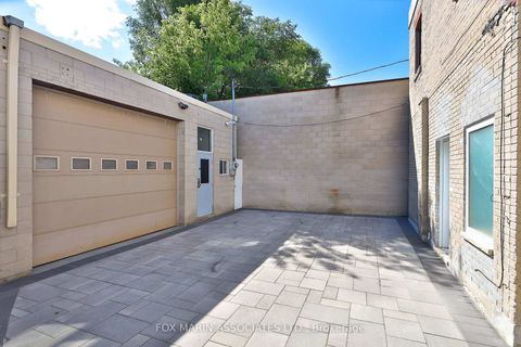 Photo 1 at 1215 Woodbine Avenue, Lumsden, Toronto