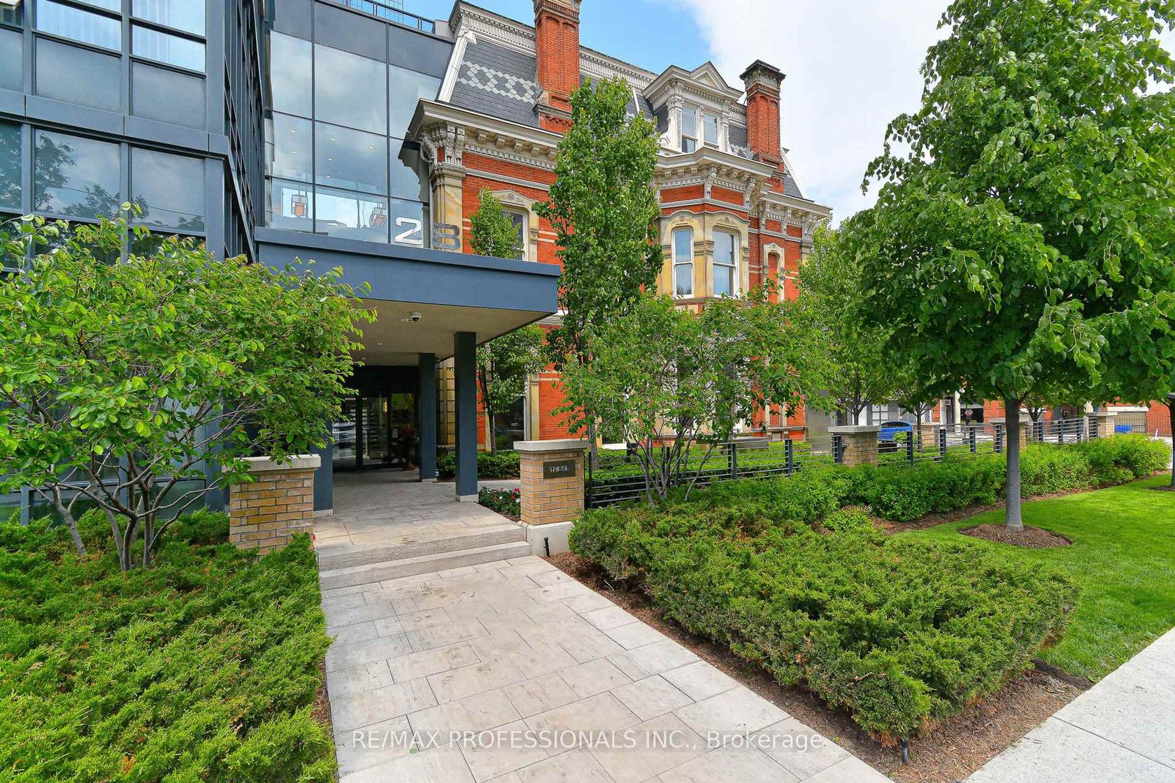 1601 - 28 Linden Street, North St. James Town, Toronto 
