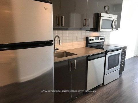 Photo 4 at 412 - 760 The Queensway, Queensway, Toronto