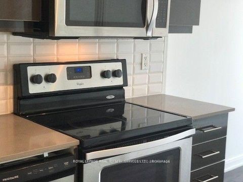 Photo 7 at 412 - 760 The Queensway, Queensway, Toronto