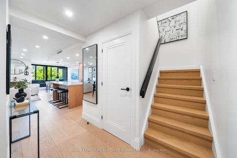 Photo 14 at 402 - 349 St.Clair Avenue W, Casa Loma, Toronto