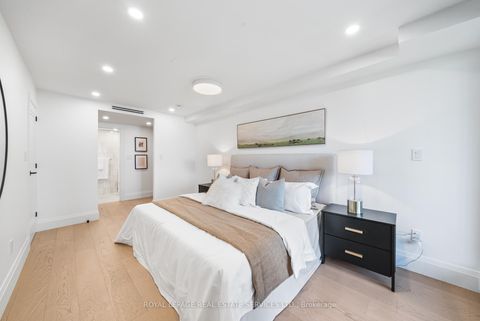 Photo 15 at 402 - 349 St.Clair Avenue W, Casa Loma, Toronto