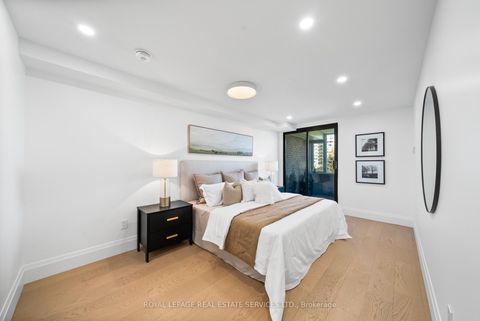 Photo 16 at 402 - 349 St.Clair Avenue W, Casa Loma, Toronto