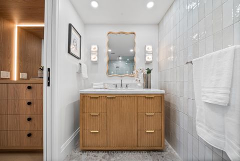 Photo 18 at 402 - 349 St.Clair Avenue W, Casa Loma, Toronto