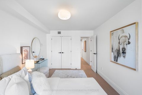 Photo 21 at 402 - 349 St.Clair Avenue W, Casa Loma, Toronto