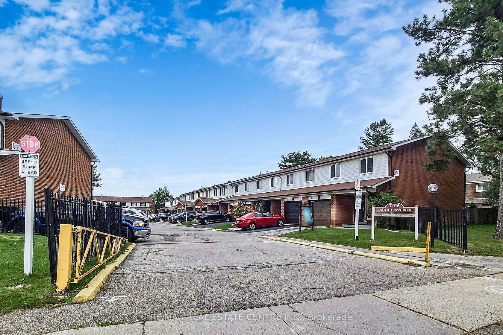 34 - 7406 Darcel Avenue, Malton, Mississauga by Loree Meneguzzi Real Estate 34 - 7406 Darcel Avenue, Malton, Mississauga