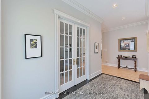 Photo 6 at 5 Humberview Drive, Islington Woods, Vaughan