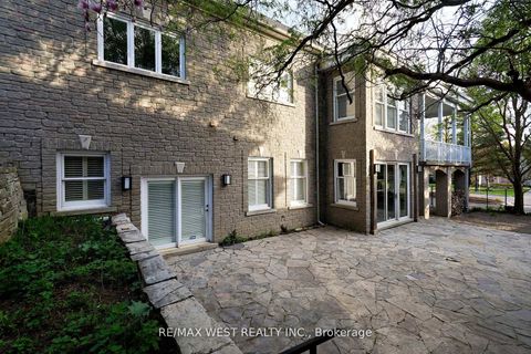 Photo 46 at 5 Humberview Drive, Islington Woods, Vaughan