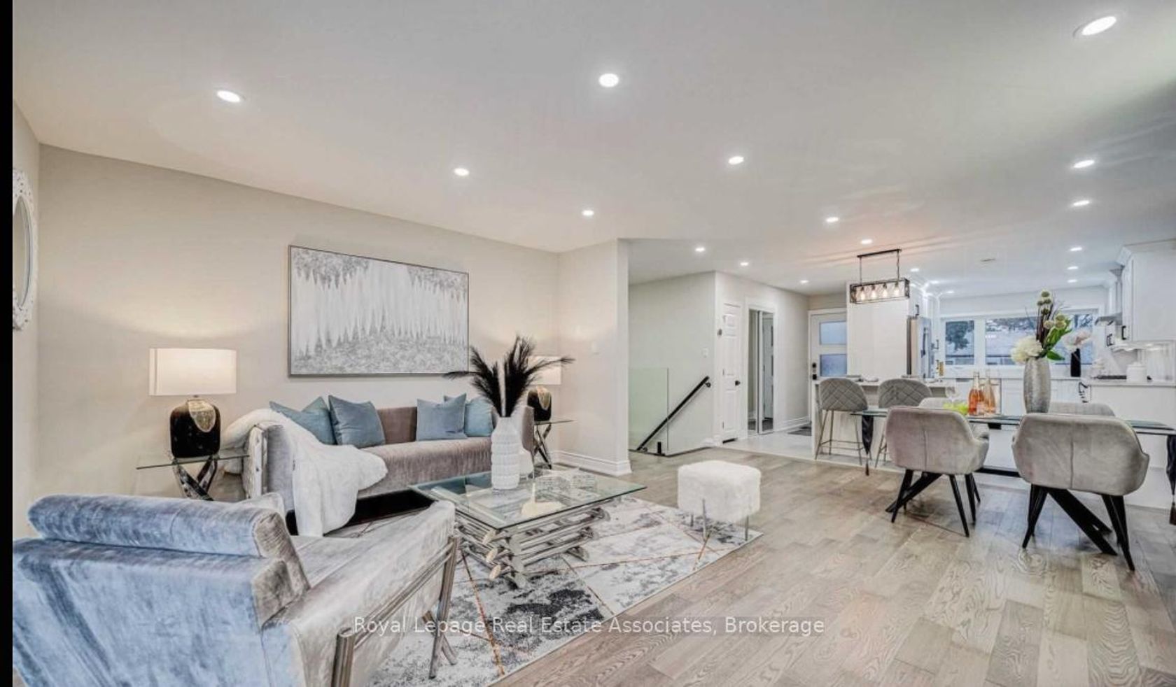 21 Davistow Crescent, Jamestown, Toronto 