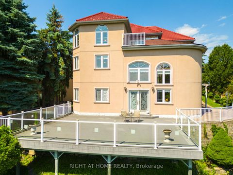 Photo 10 at 11 Thackeray Crescent, Letitia Heights, Barrie