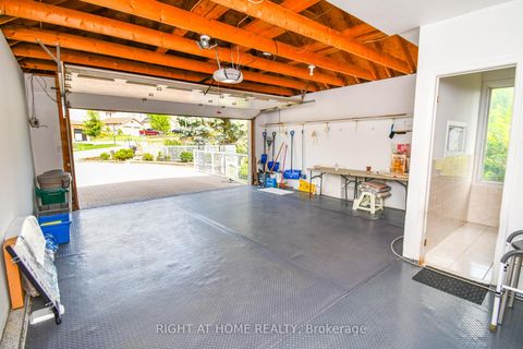 Photo 13 at 11 Thackeray Crescent, Letitia Heights, Barrie