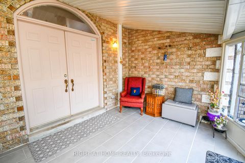 Photo 14 at 11 Thackeray Crescent, Letitia Heights, Barrie