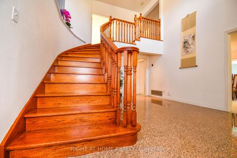 Photo 16 at 11 Thackeray Crescent, Letitia Heights, Barrie