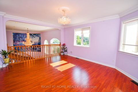 Photo 18 at 11 Thackeray Crescent, Letitia Heights, Barrie