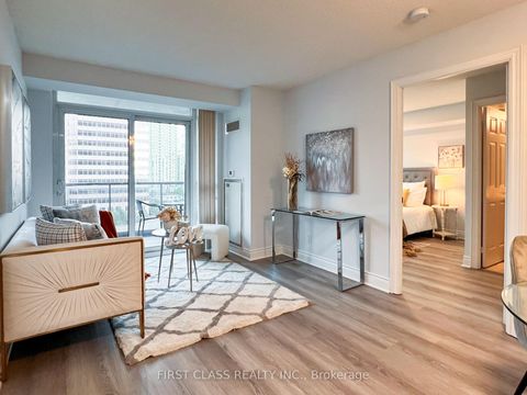 Photo 2 at 814 - 15 Greenview Avenue, Newtonbrook West, Toronto