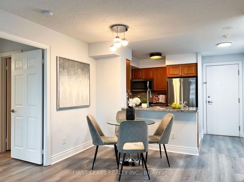Photo 4 at 814 - 15 Greenview Avenue, Newtonbrook West, Toronto