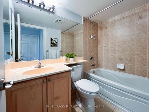 Photo 12 at 814 - 15 Greenview Avenue, Newtonbrook West, Toronto