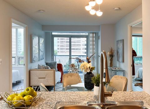 Photo 18 at 814 - 15 Greenview Avenue, Newtonbrook West, Toronto