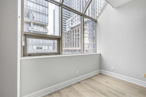Photo 9 at 302 - 393 King Street W, Waterfront Communities C1, Toronto