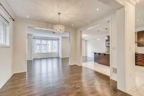 Photo 10 at 170 Fowley Drive, GO Glenorchy, Oakville