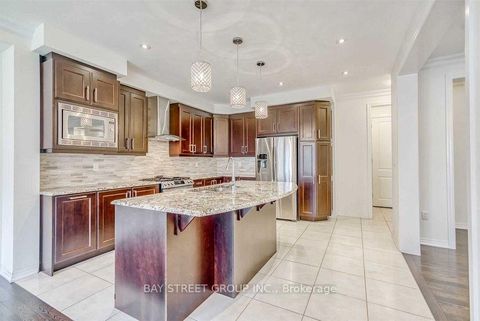 Photo 14 at 170 Fowley Drive, GO Glenorchy, Oakville