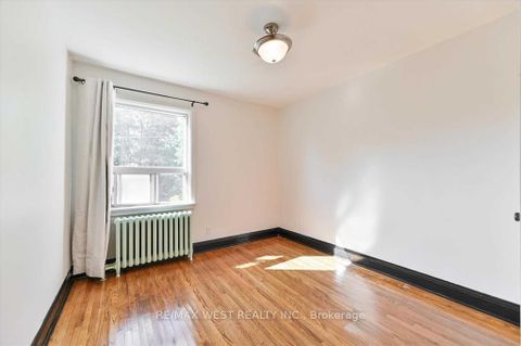 Photo 11 at 5 Dieppe Road S, East York, Toronto