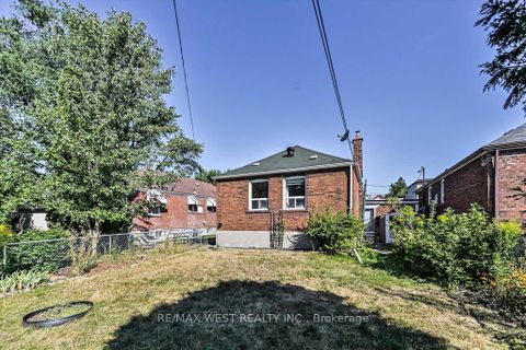 Photo 16 at 5 Dieppe Road S, East York, Toronto