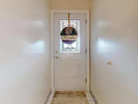 Photo 1 at 3 Fairweather Road, Amesbury, Toronto