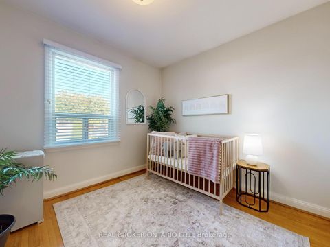 Photo 9 at 3 Fairweather Road, Amesbury, Toronto