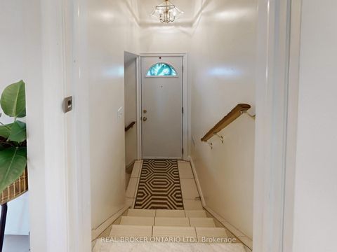 Photo 12 at 3 Fairweather Road, Amesbury, Toronto