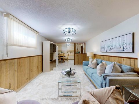 Photo 15 at 3 Fairweather Road, Amesbury, Toronto