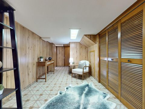 Photo 18 at 3 Fairweather Road, Amesbury, Toronto