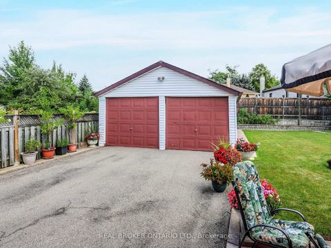 Photo 23 at 3 Fairweather Road, Amesbury, Toronto