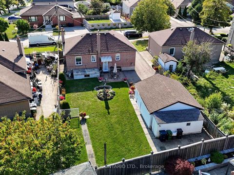Photo 27 at 3 Fairweather Road, Amesbury, Toronto