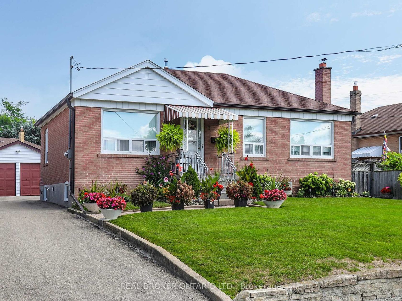 3 Fairweather Road, Amesbury, Toronto 