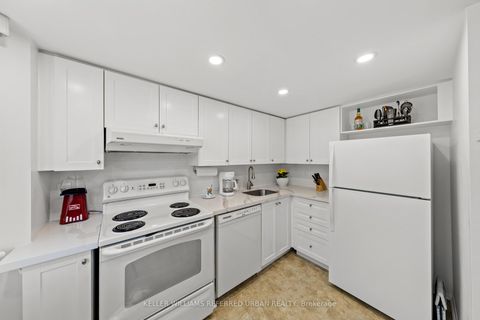 Photo 1 at 618 - 574 Wellington Street W, Niagara, Toronto